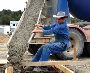 EFA7E6-pouring-cement-1550x804 OK OK OK