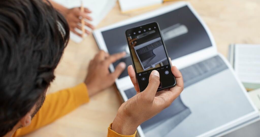 FOTO Large-0719_SamRobinson_Nokia_Shot_04_139