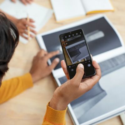 FOTO Large-0719_SamRobinson_Nokia_Shot_04_139