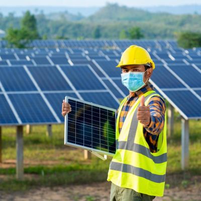 man-wearing-safety-equipment-with-solar-panels-free-photo