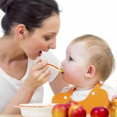 Es importantes que se genere una bonita experiencia de alimentación con el bebé