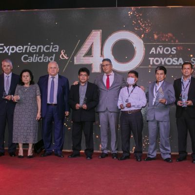 Ejecutivos en la ceremonia de Aniversario