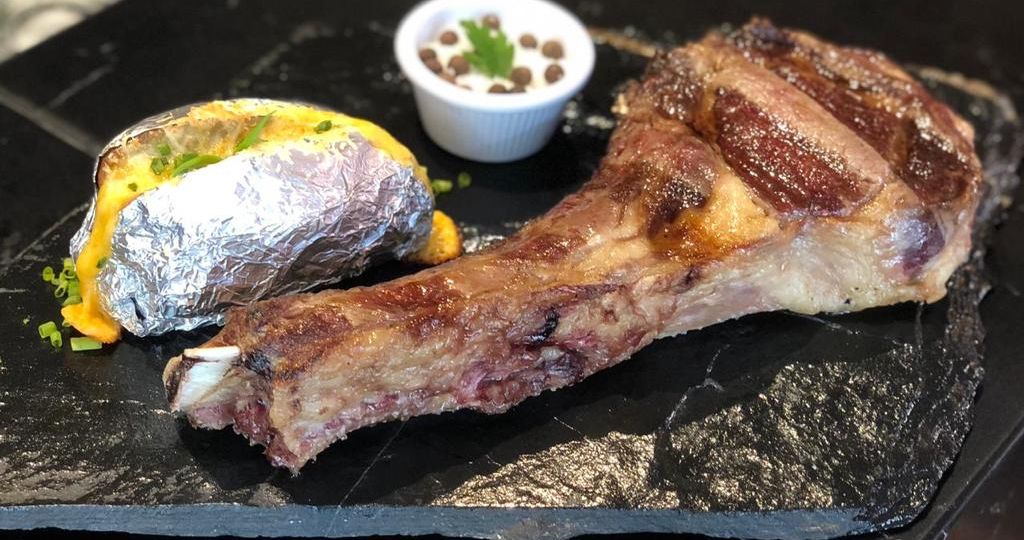 Tomahawk - Restaurante Los Hierros - SC