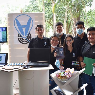 Fabian Lahor, Valery Mallon, Raquel ROca, Ivan Riojas y Francisco Velarde ok