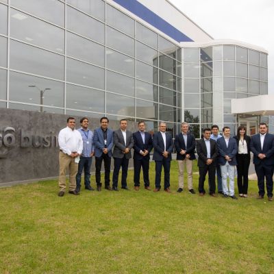 Ejecutivos Tigo Business y PIL OK