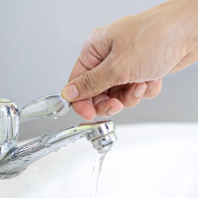 Usted puede ahorrar el consumo de agua con prqueños cambios en sus hábitos diarios