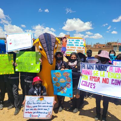 Dillo con los estudiantes de El Alto en una campaña de Unicef