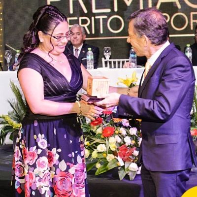 INTI recibe premio del mérito exportador de la CANEB