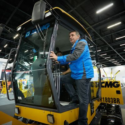 22-08-30-18h-1V4A7724