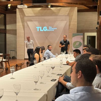 Gustavo Pereyra - Gerente General TLG compartiendo con los asistentes
