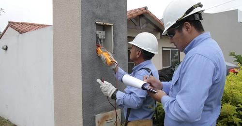 11435885912981303121