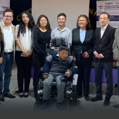 estudiantes de ingeniería electromecánica