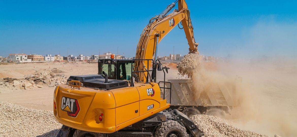 Cat M320 (1)