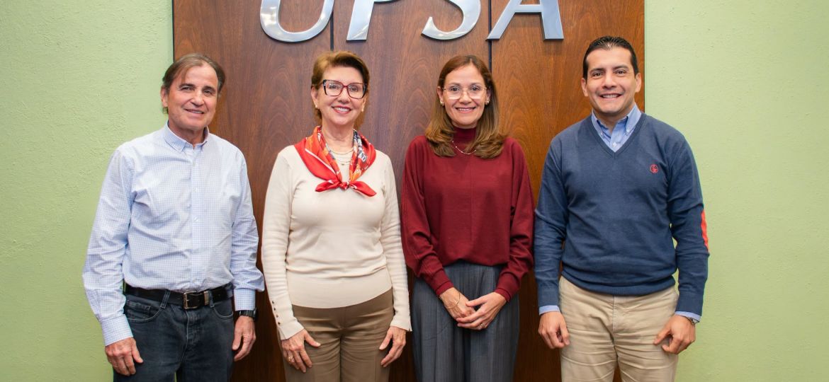 Secretario General de la UPSA Roberto Antelo, la RectoraLauren Müller de Pacheco, la nueva Decana FAI Claudia Tinoco y el Vicerrector Sergio Daga. (1)