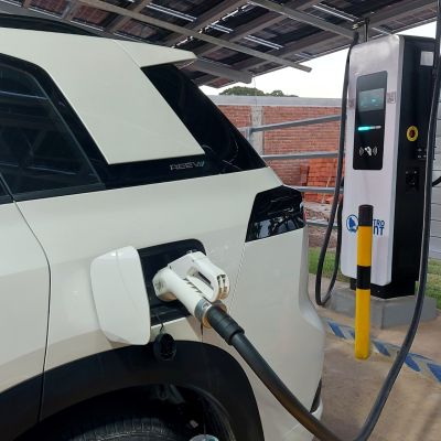 Huawei Estaciones de Carga Rápida_02 (1)